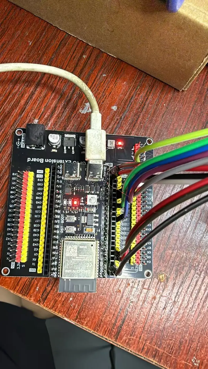 ESP32-S3 扩展板接线近景