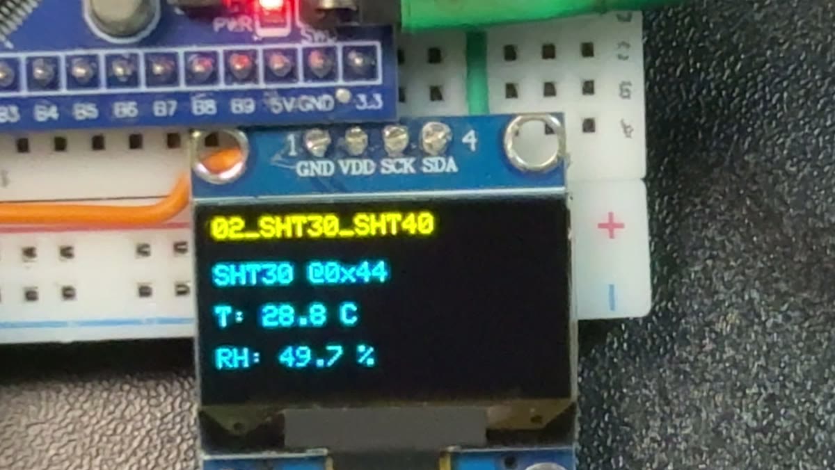OLED 显示 SHT30 @0x44 温度 28.8 C 湿度 49.7%